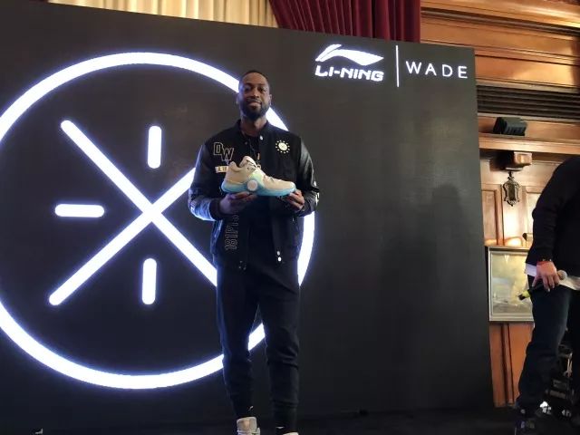 塞内加尔爆冷瓦伦西亚，科曼三分雨点燃全场的简单介绍