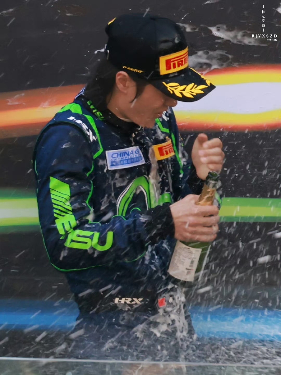 赛车选手刷新世界纪录，震撼全场