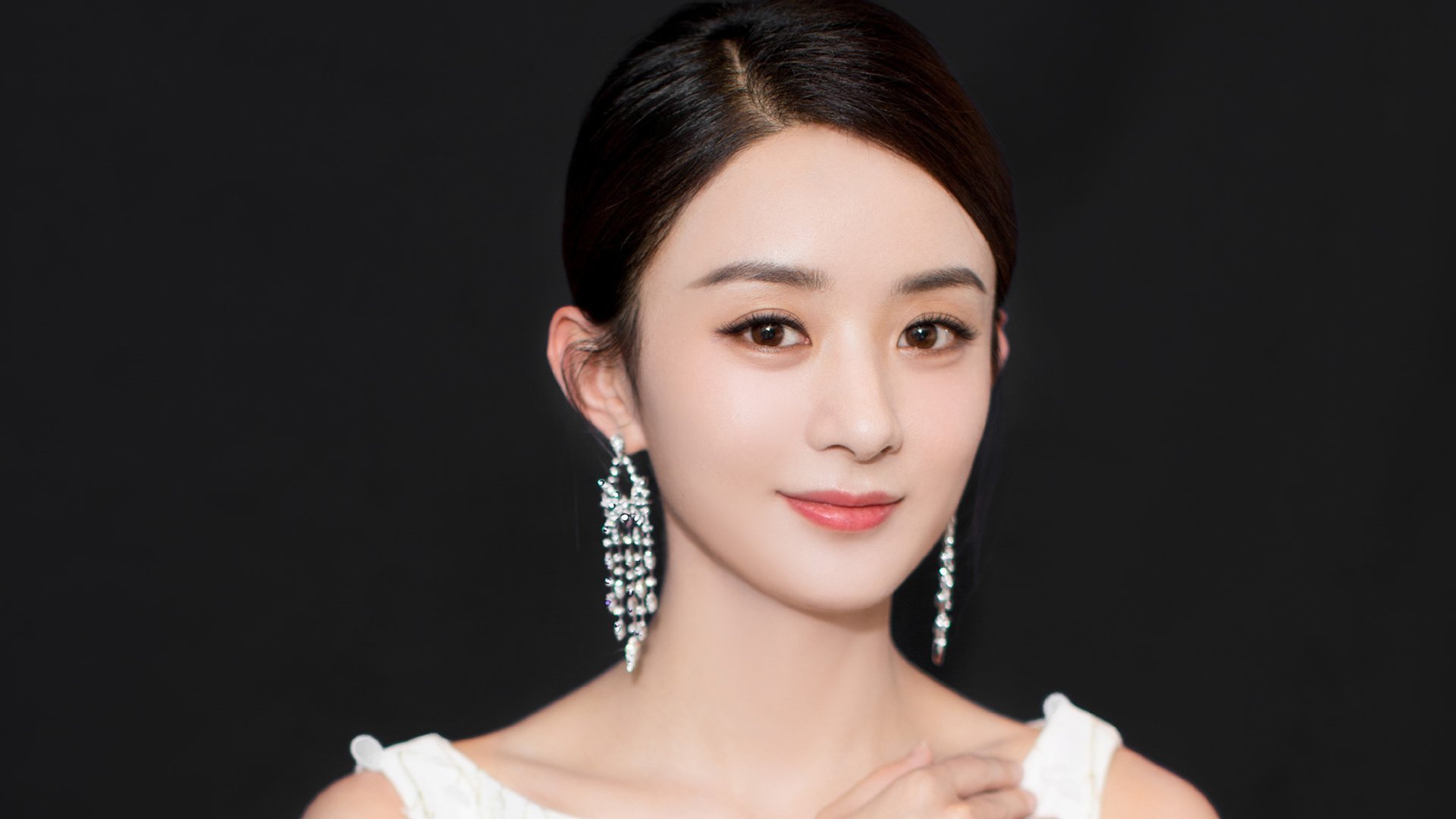 剑拔弩张的对决，广厦连续得分压制浙江，克莱化身关键先生