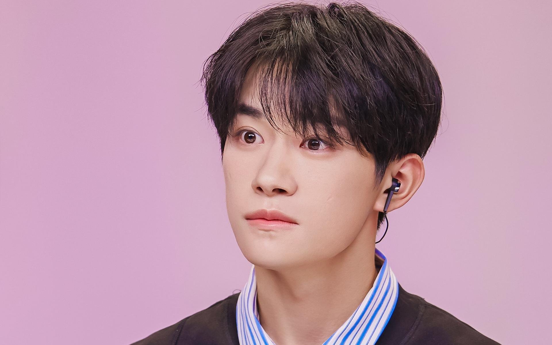 跨界体育传奇，埃及足球稳稳拿下瑞典，法比尼奥在F1街道赛接管比赛